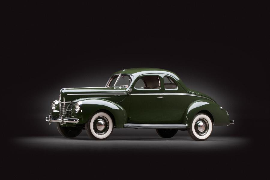  Ford V8 Deluxe 5-Window Coupe 1940 года  (фото 1 из 20)